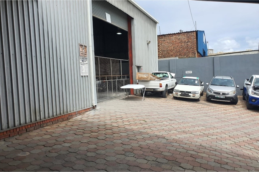 Commercial Property for Sale in Neave Industrial Eastern Cape